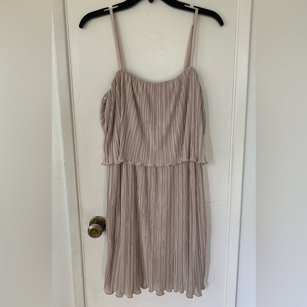 Forever 21 spaghetti, strap,￼ midi gold dress size medium